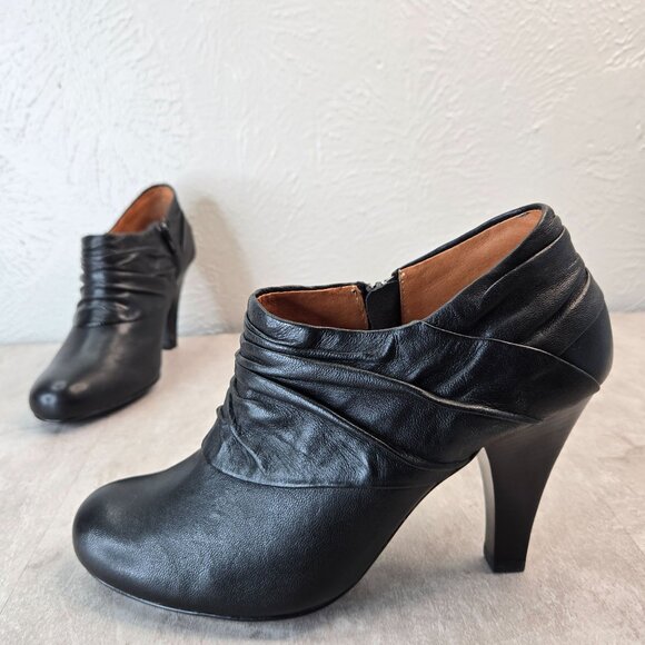 Sofft Ankle Boots Sz 8.5 Wide Black Leather Slouchy Dressy Formal Heeled Booties - Picture 1 of 13